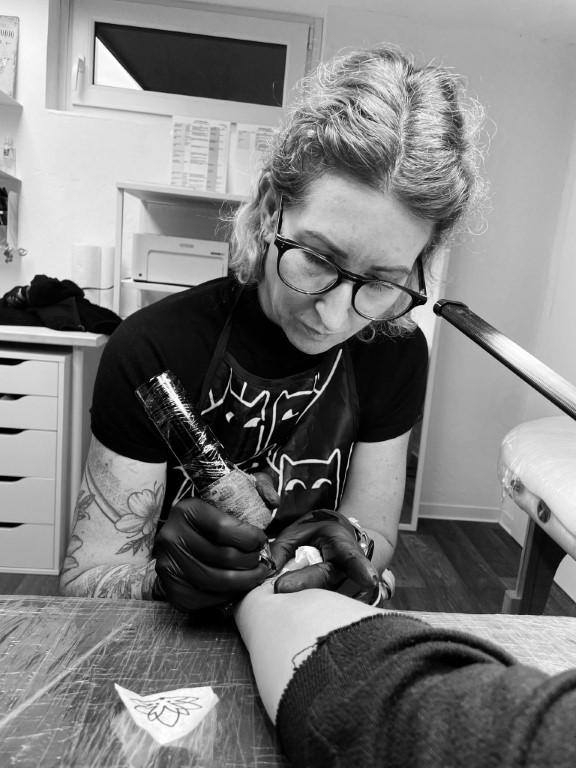 Artist Lara – Fineline & Black & Grey